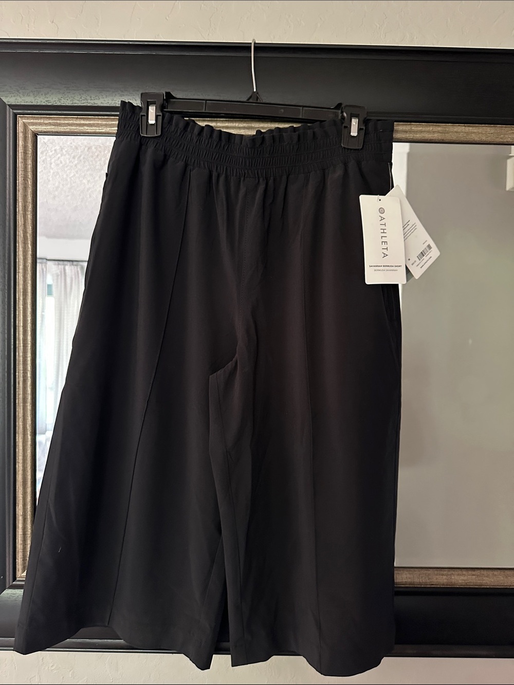 Athleta Savannah Bermuda Short Black | Size M | NWT